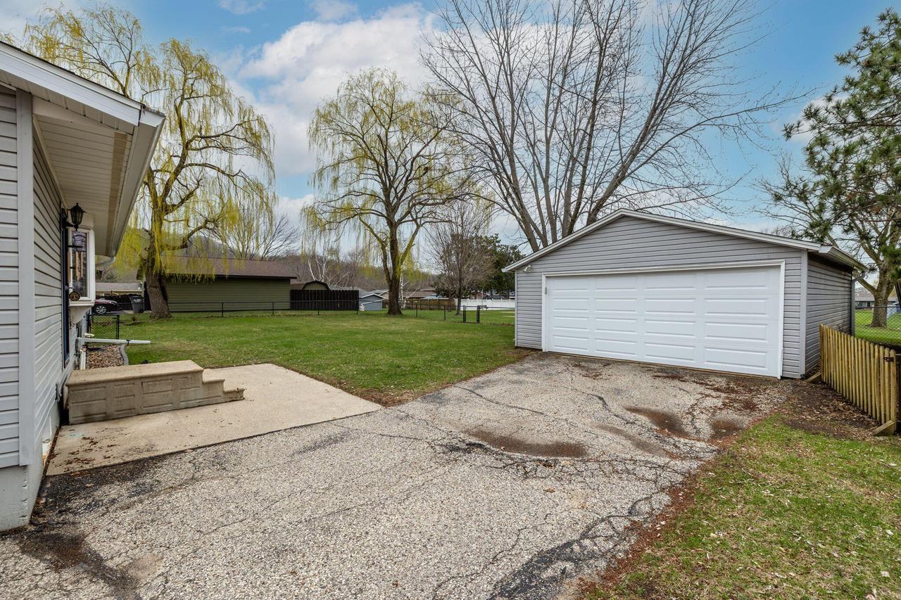 306 Neitzel DRIVE