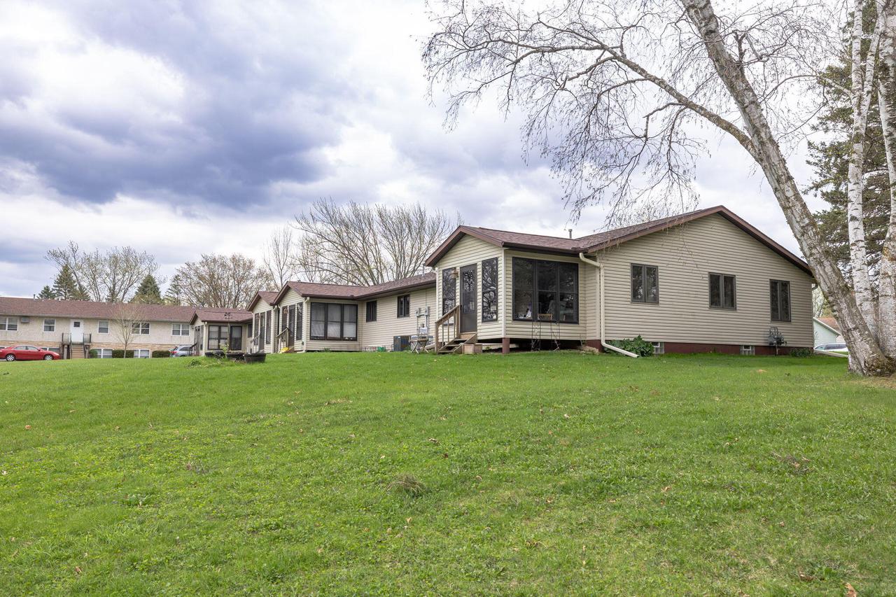 811 Sprague STREET 1