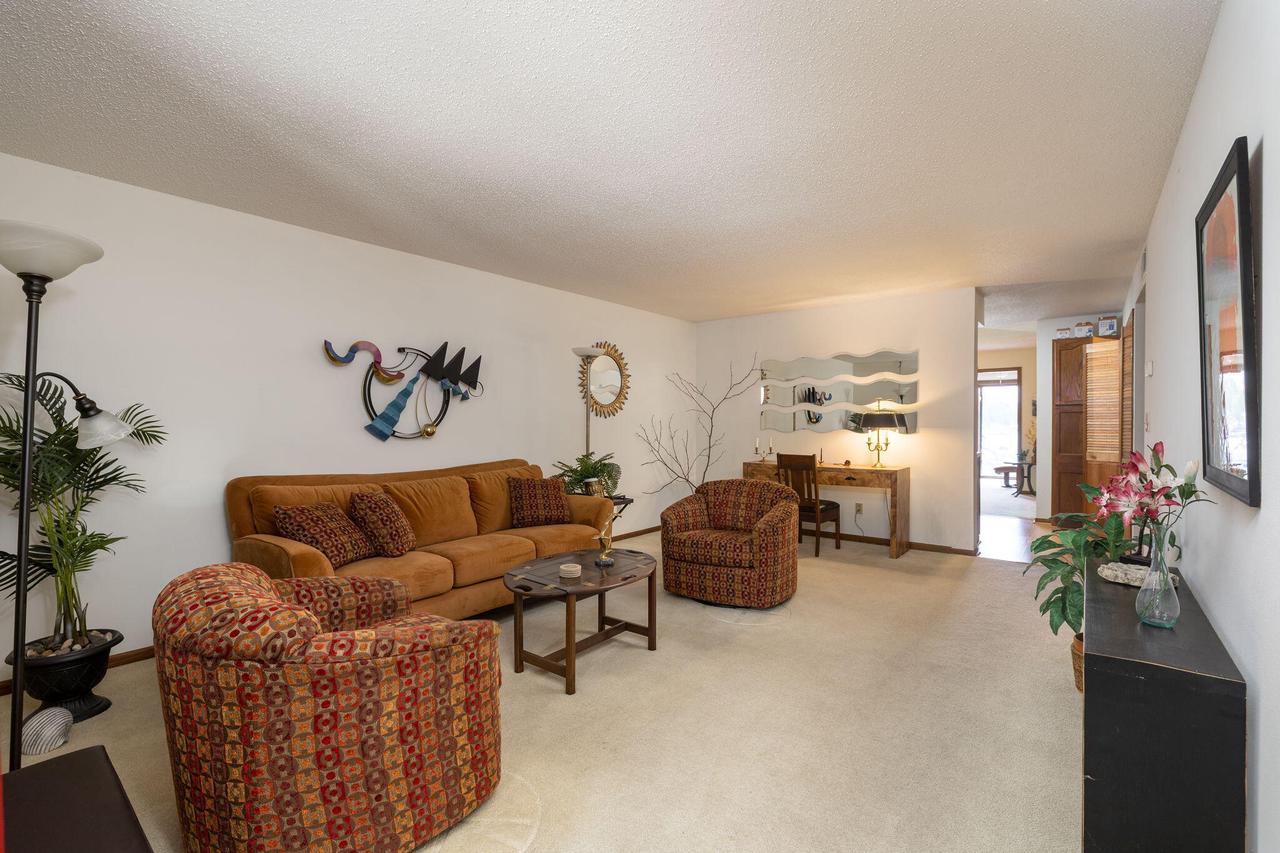 1341 Lauderdale PLACE
