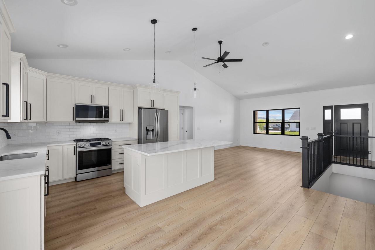 269 Weston ROAD