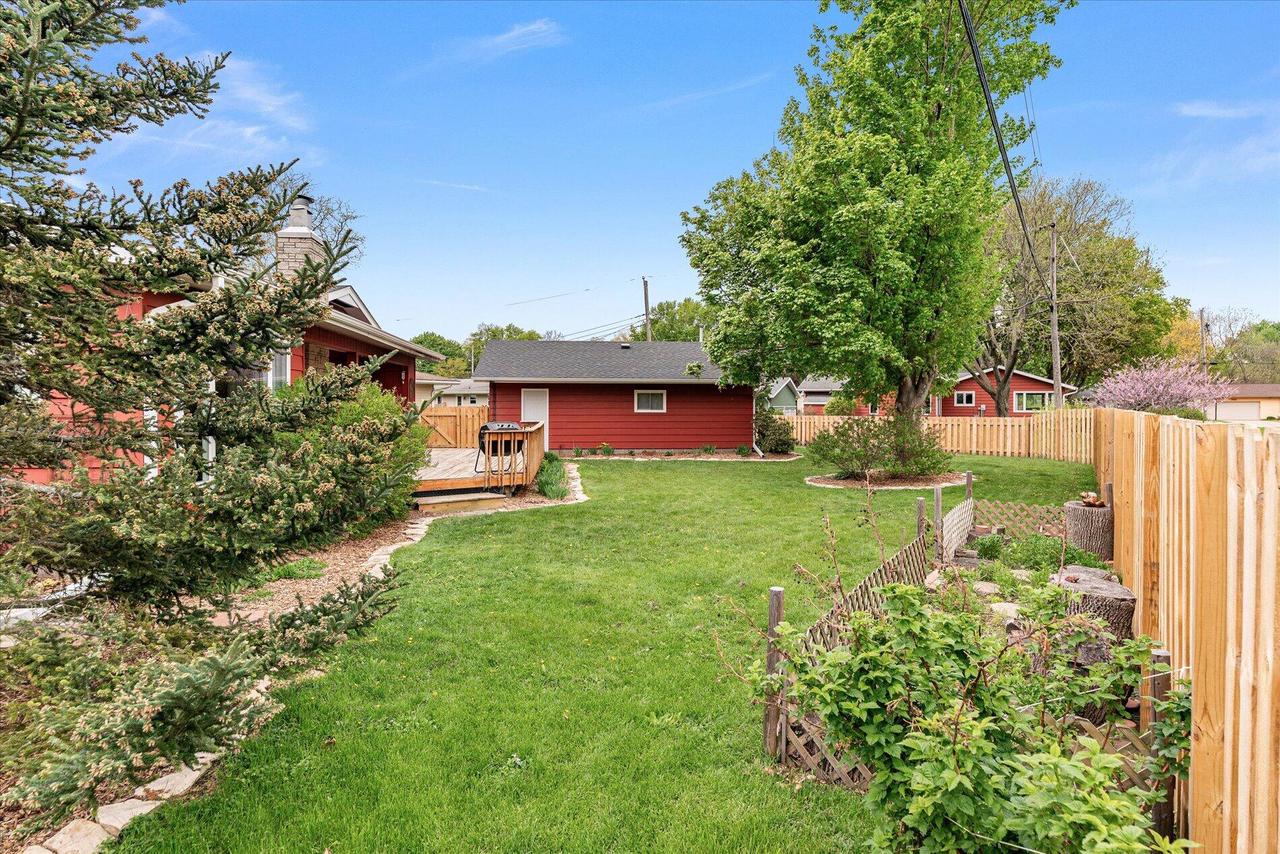 1102 Nancy COURT
