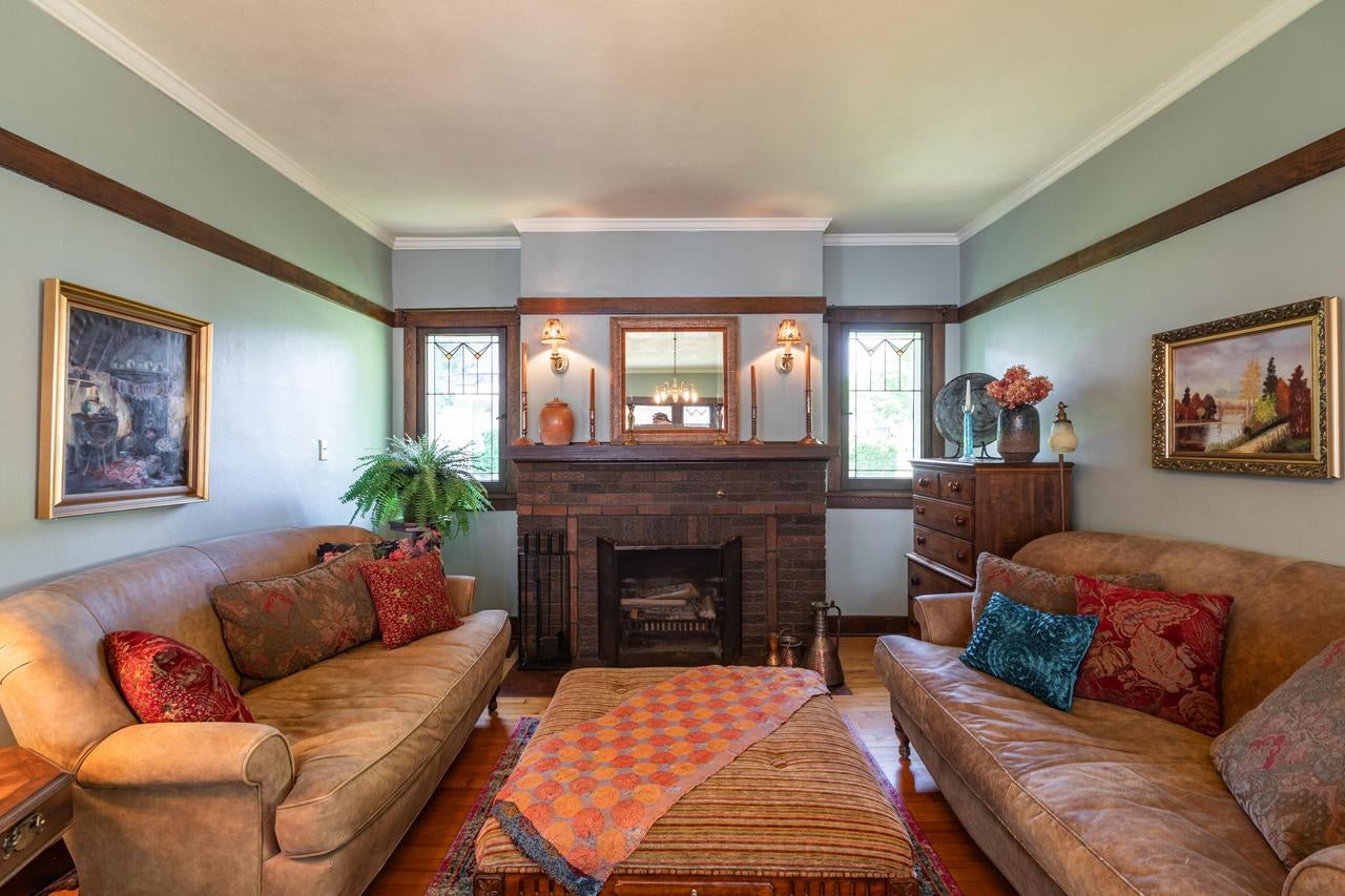 127 19th STREET S S