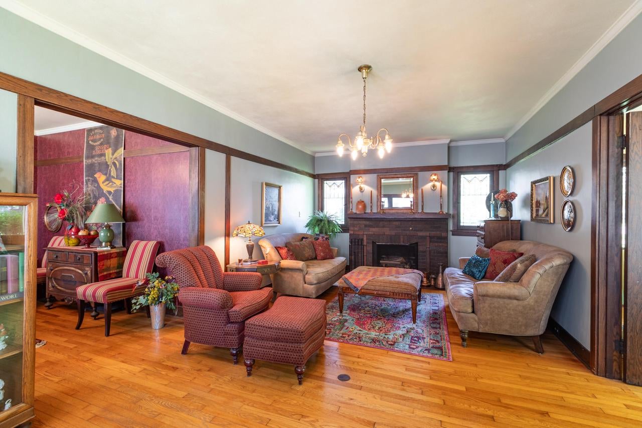 127 19th STREET S S
