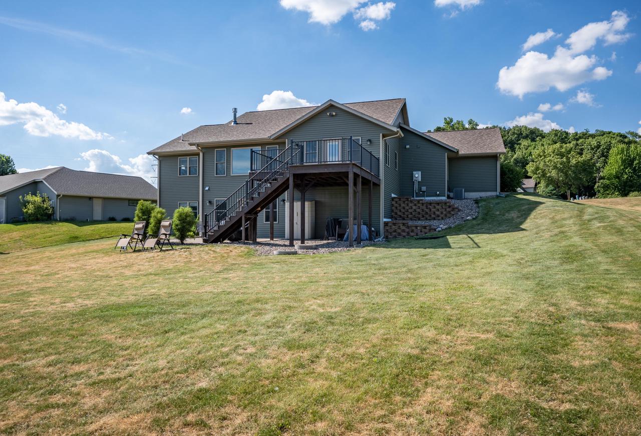 W7563 Castle Heights DRIVE