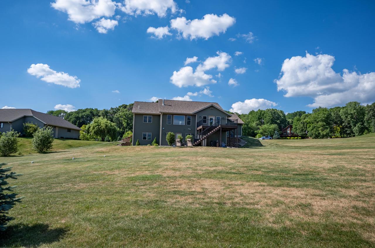 W7563 Castle Heights DRIVE