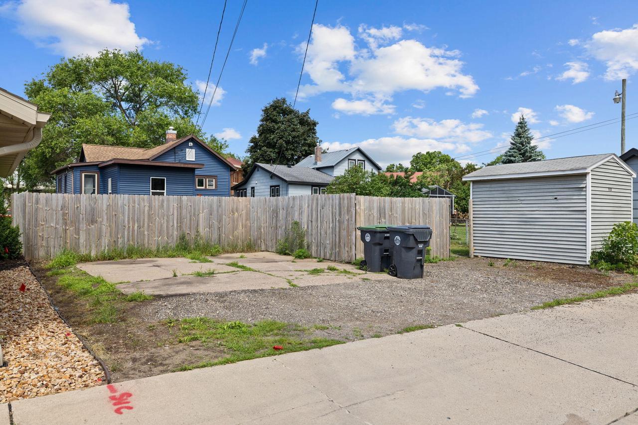 522 Caledonia STREET