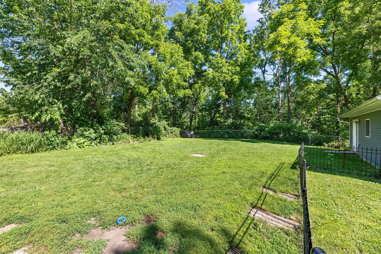 W884 Mohawk LANE E E