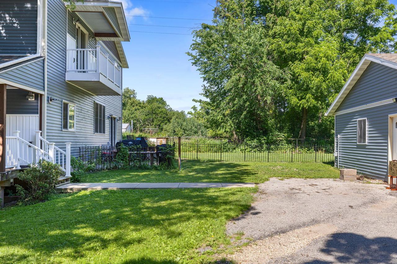 W884 Mohawk LANE E E