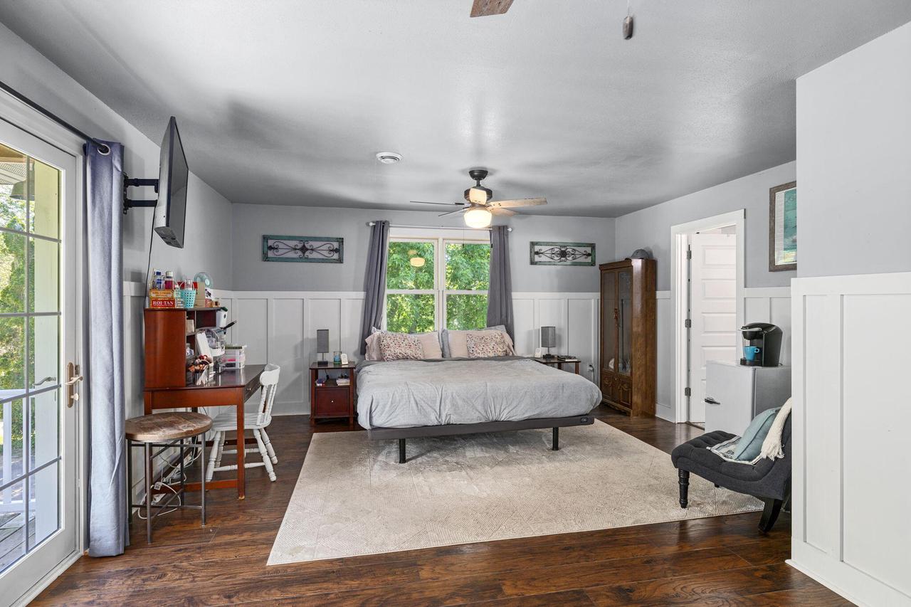 W884 Mohawk LANE E E