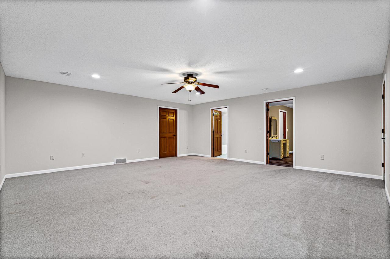 289 Lewis STREET