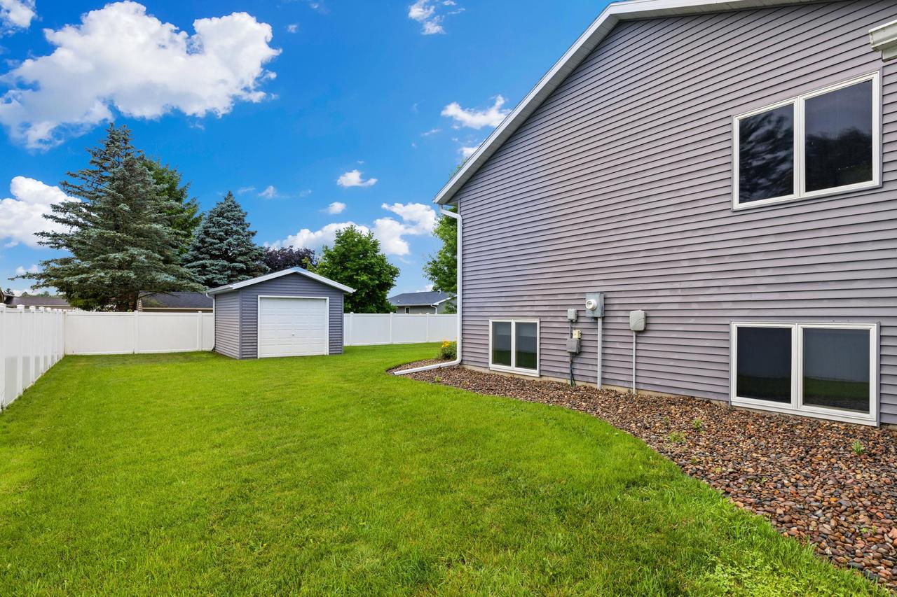 430 Lee DRIVE