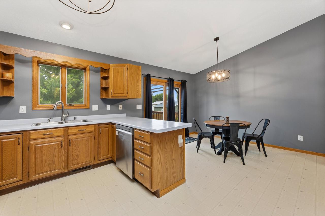 430 Lee DRIVE