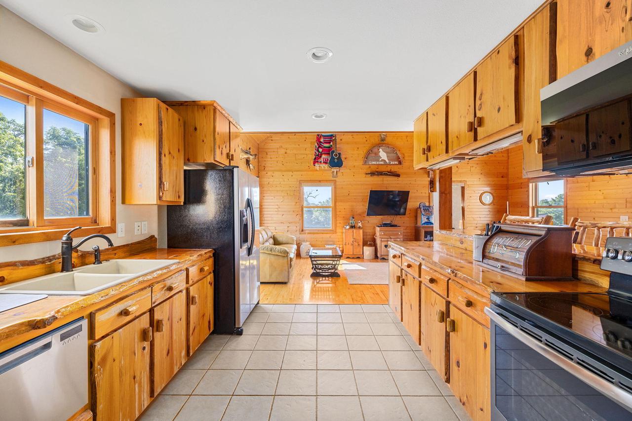 13348 Hillside ROAD