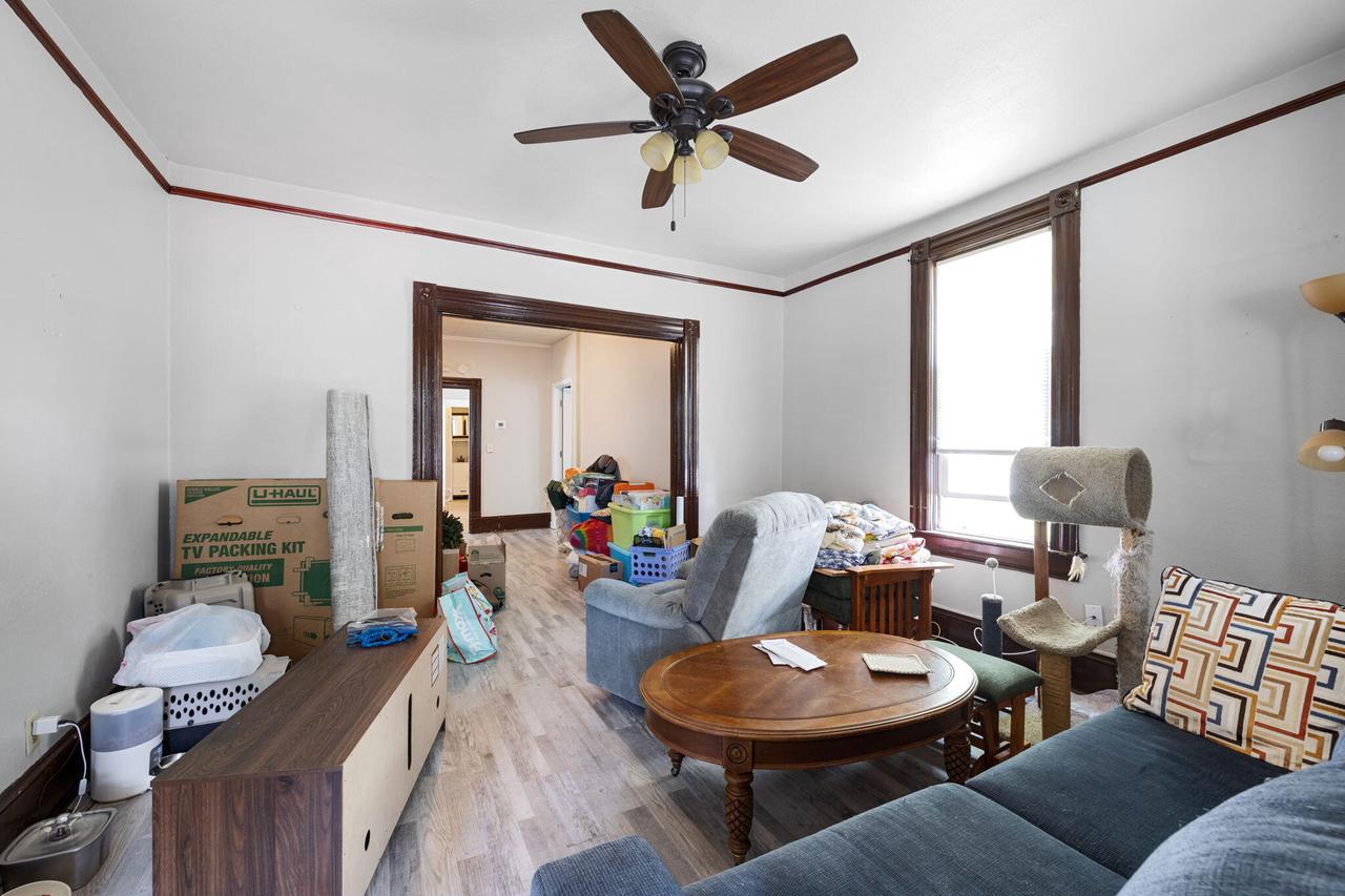 929 Redfield STREET 931