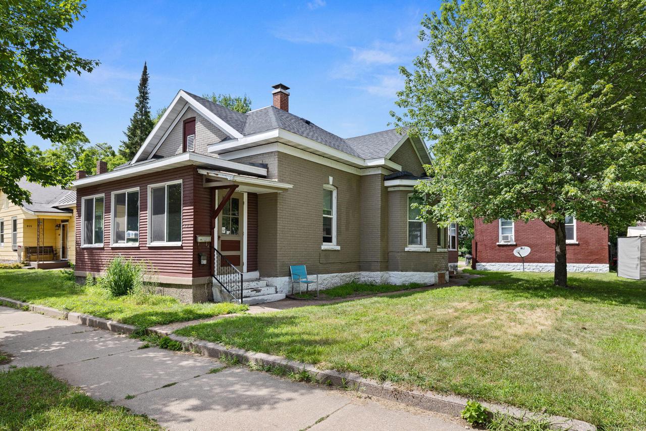 929 Redfield STREET 931
