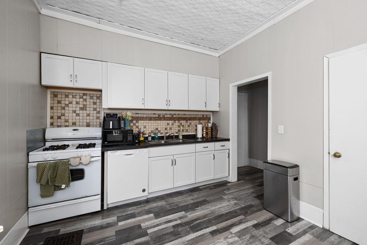 1016 8th STREET S S 1018