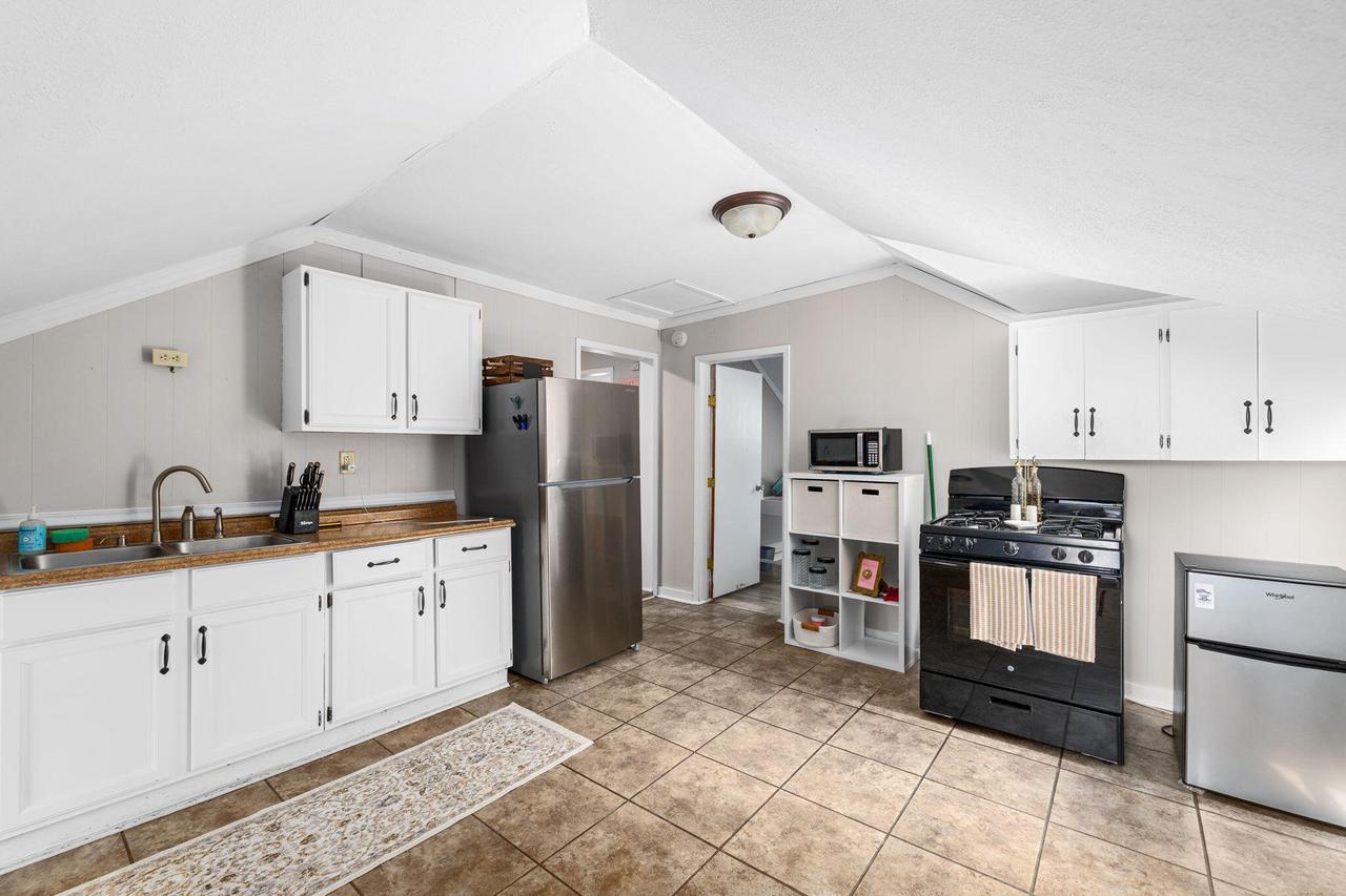 1016 8th STREET S S 1018