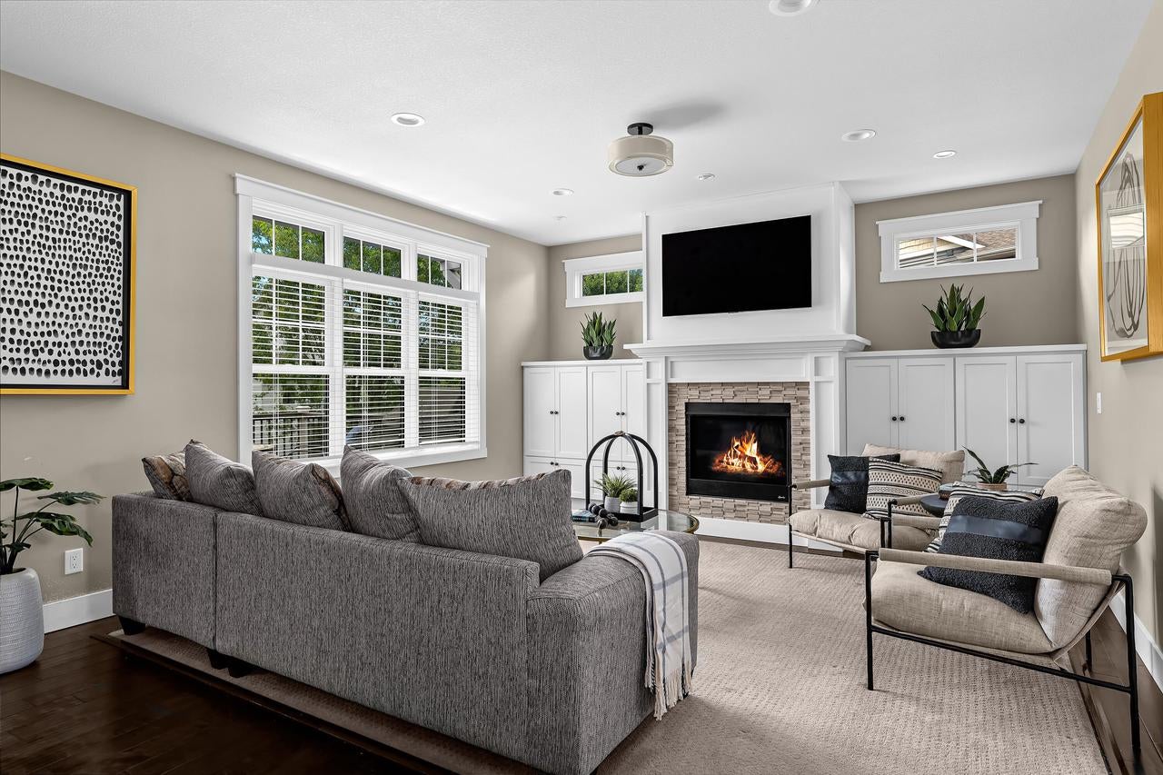 2380 Cobblestone COVE