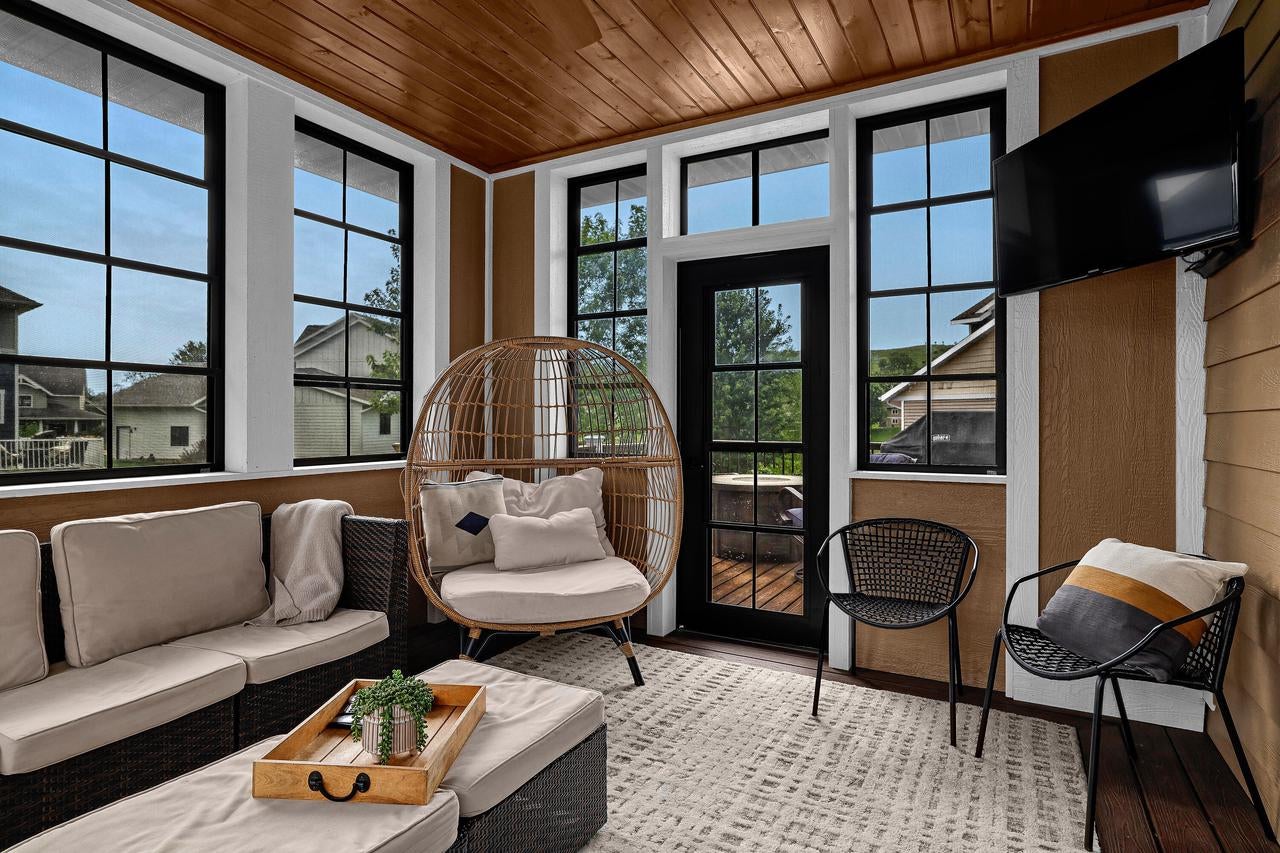 2380 Cobblestone COVE