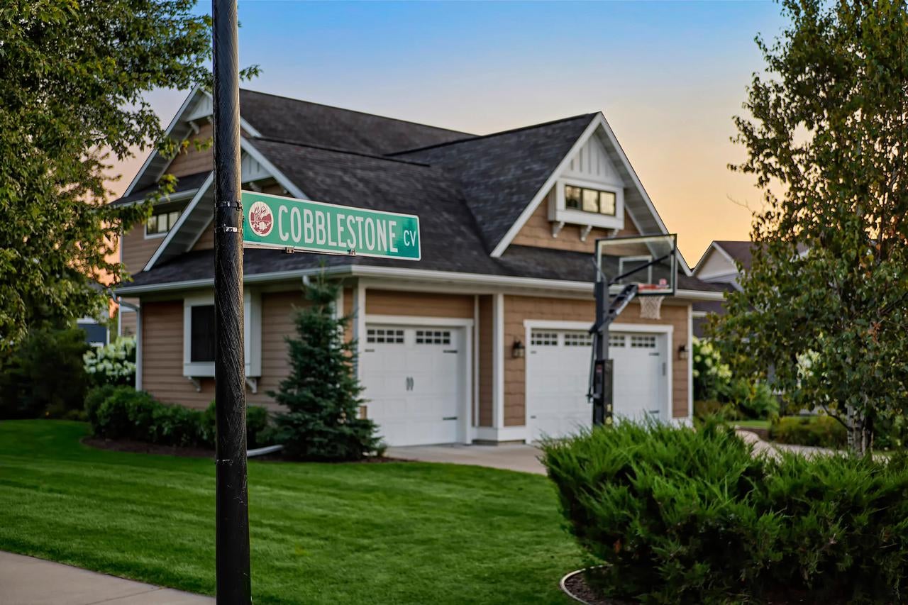 2380 Cobblestone COVE