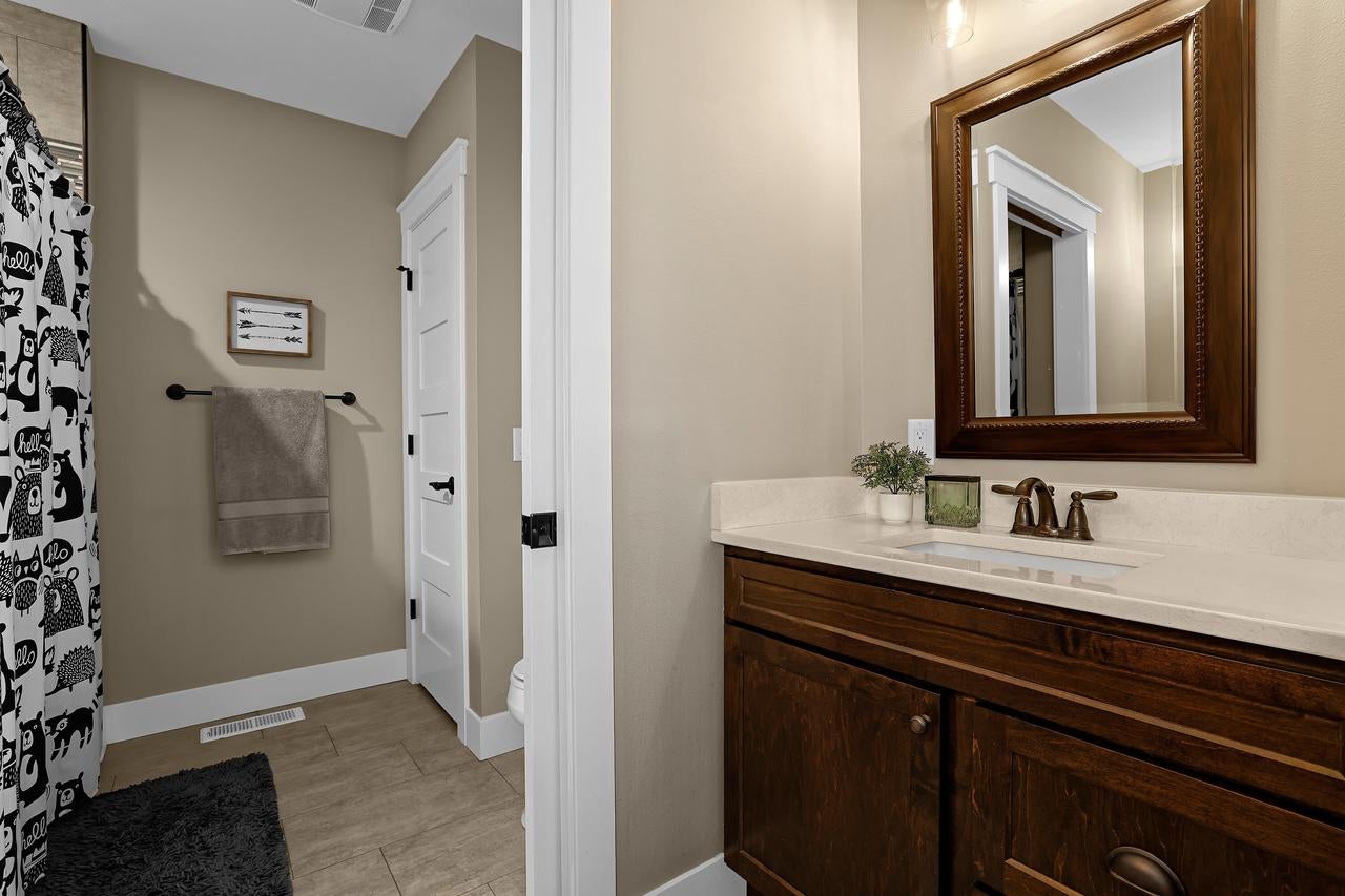 2380 Cobblestone COVE