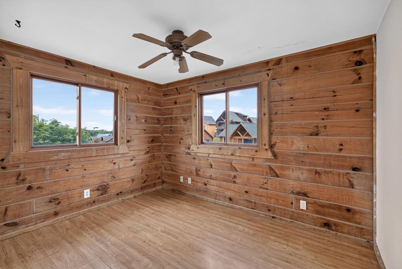 441 Overlook COURT