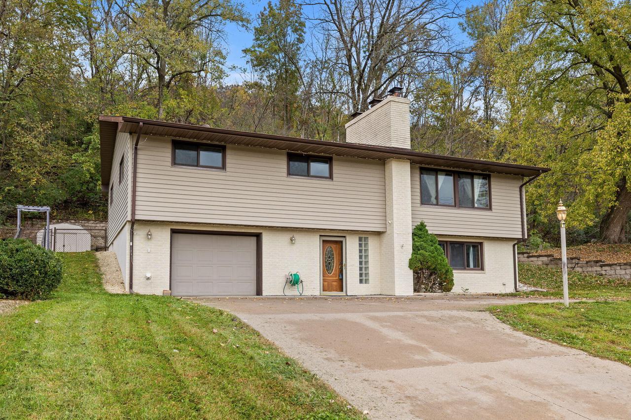 W5570 State Road 33