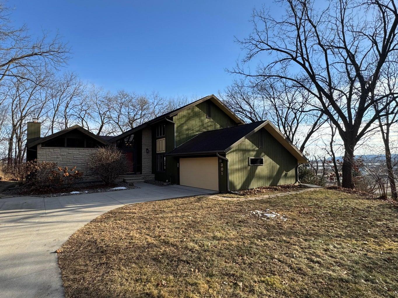 301 Hillview Boulevard