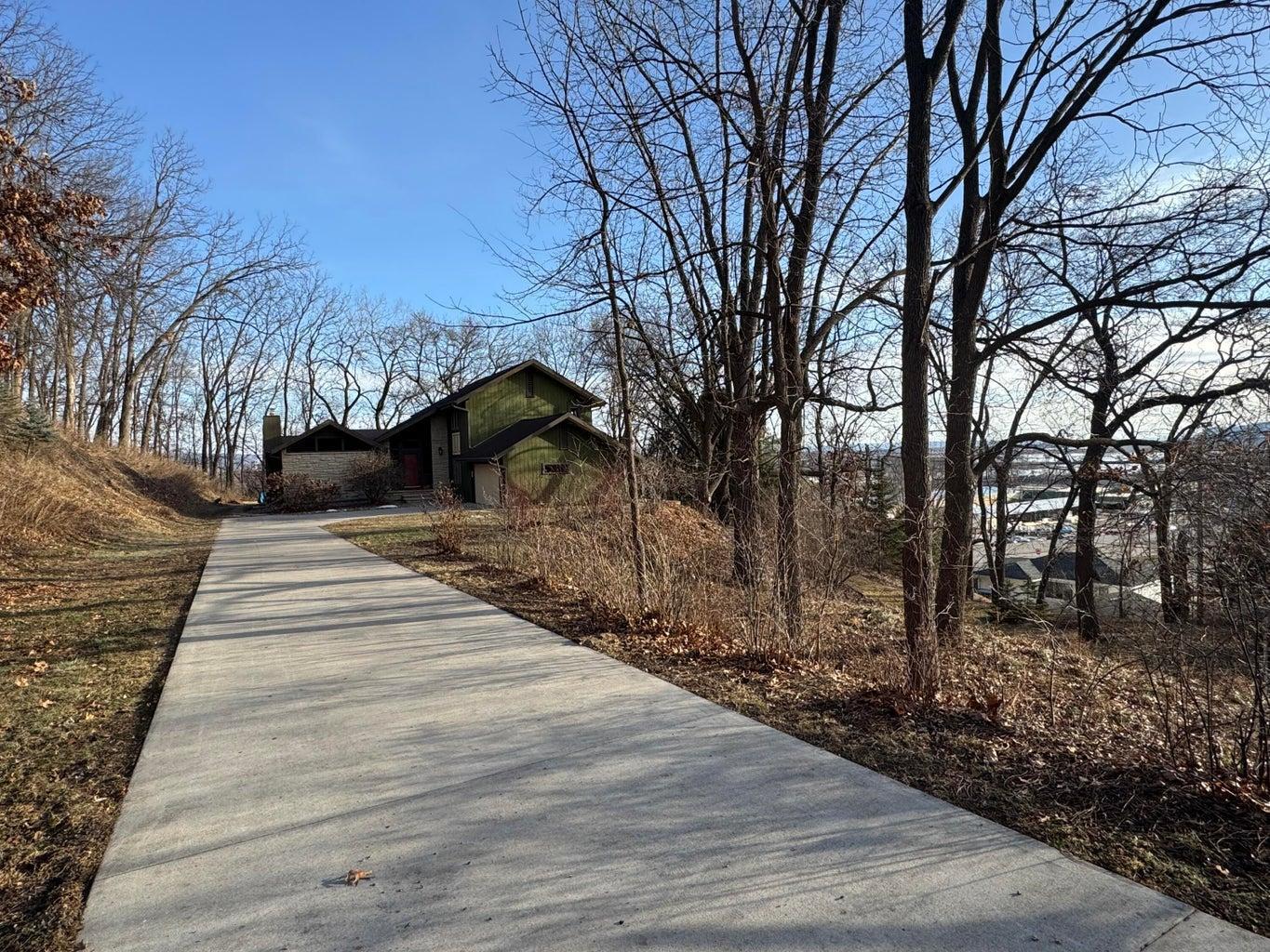 301 Hillview Boulevard