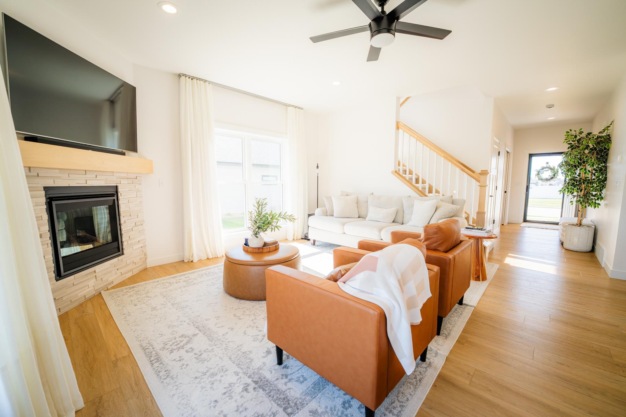 1713 Fox Glove Street