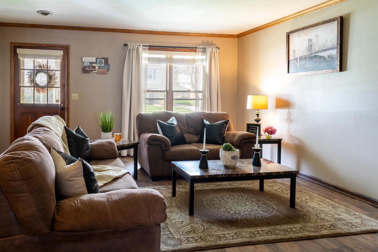 2020 Woodburn ROAD Unit: B