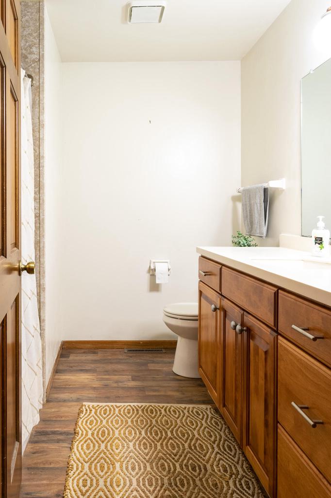 2020 Woodburn ROAD Unit: B