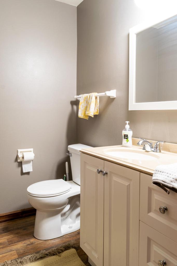 2020 Woodburn ROAD Unit: B
