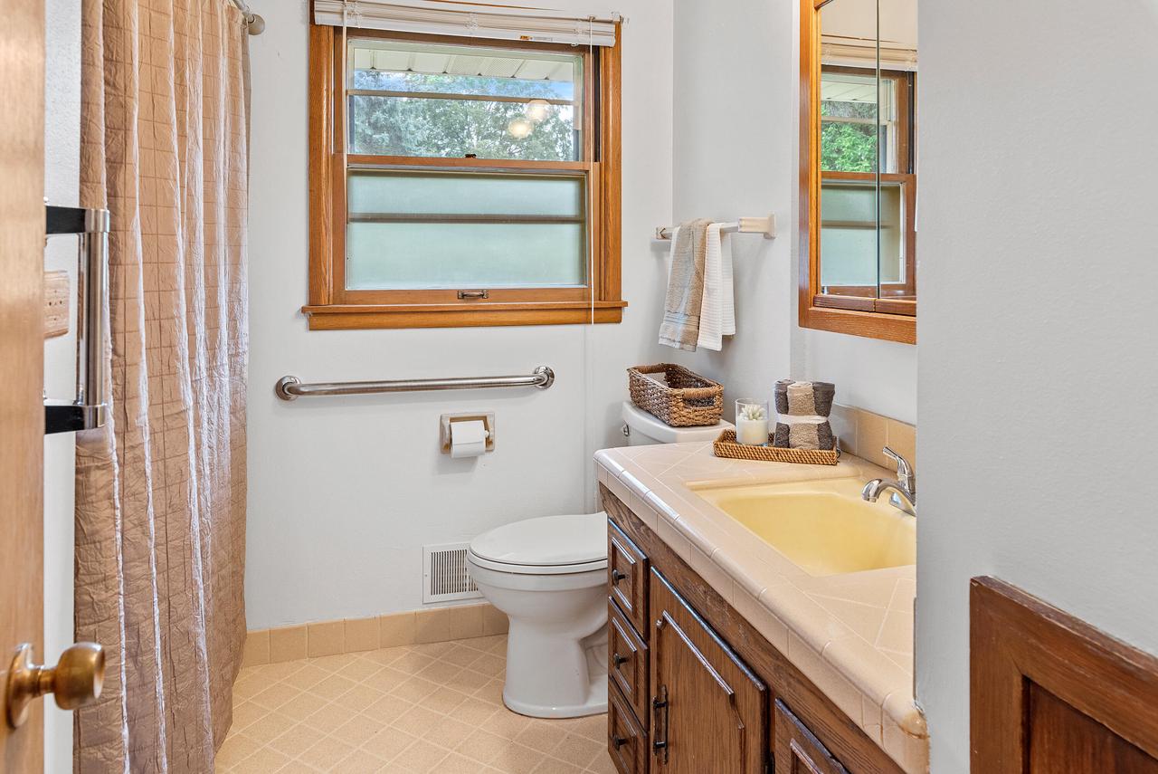 N84W12828 Ronald DRIVE