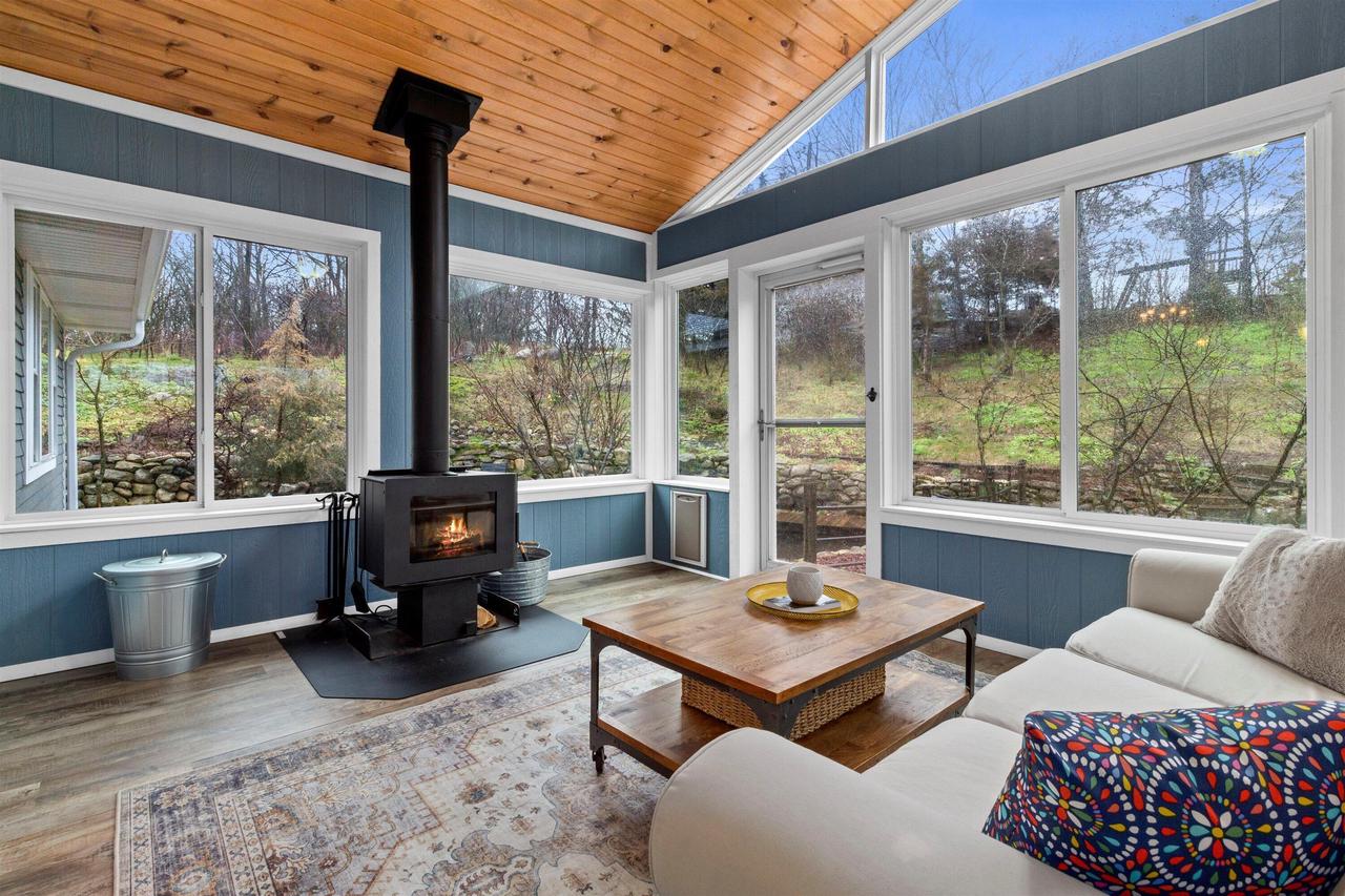 401 Prairie Hill WAY