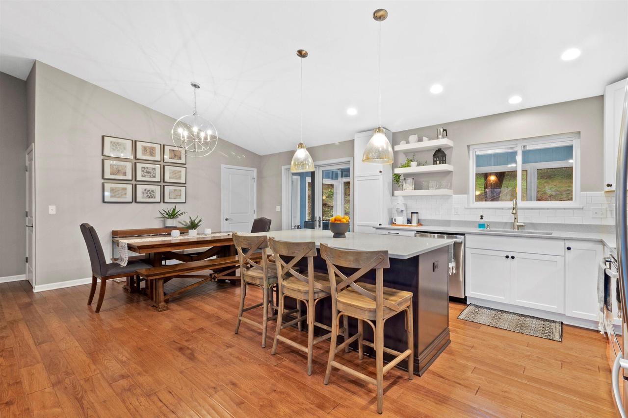 401 Prairie Hill WAY