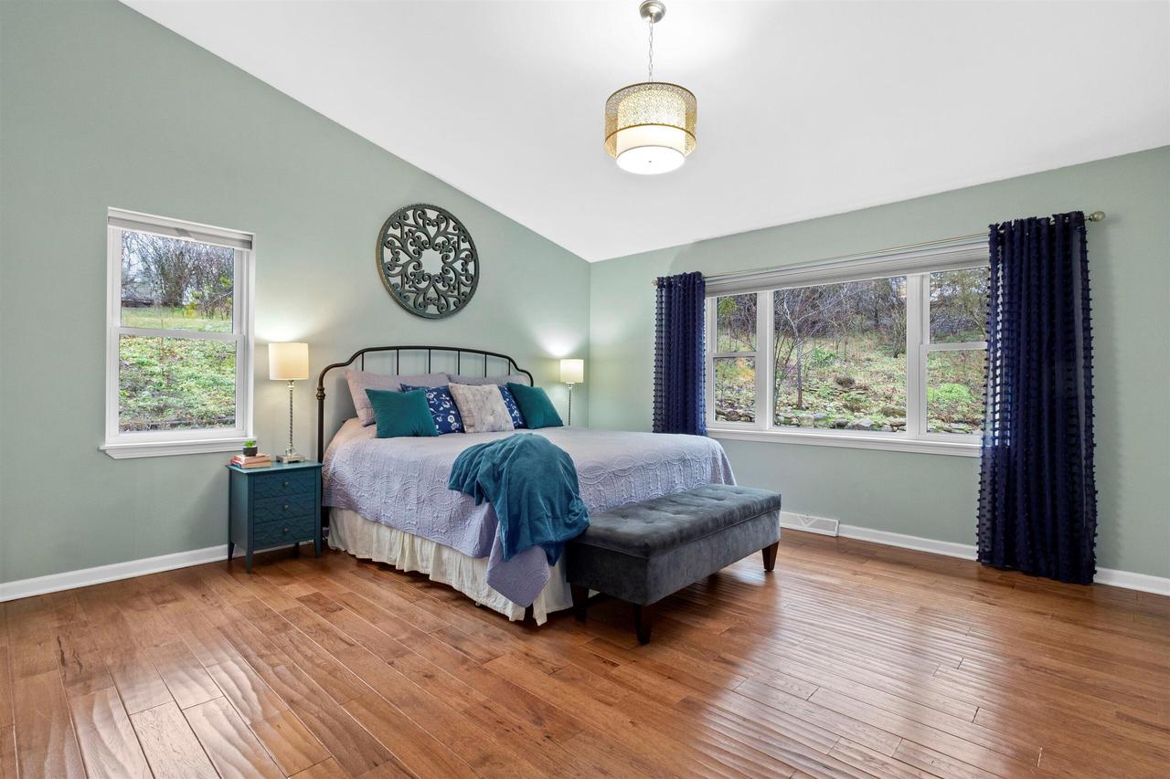 401 Prairie Hill WAY