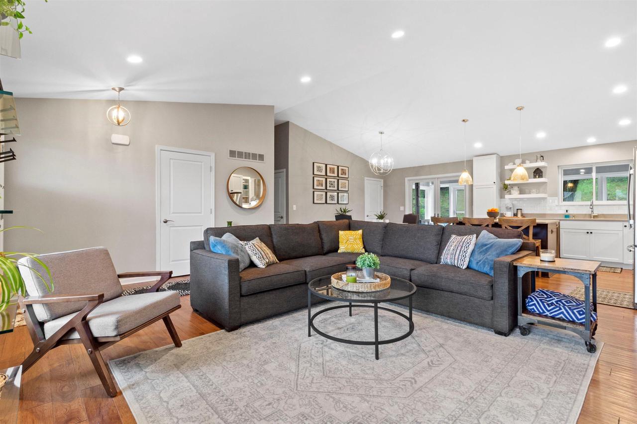 401 Prairie Hill WAY