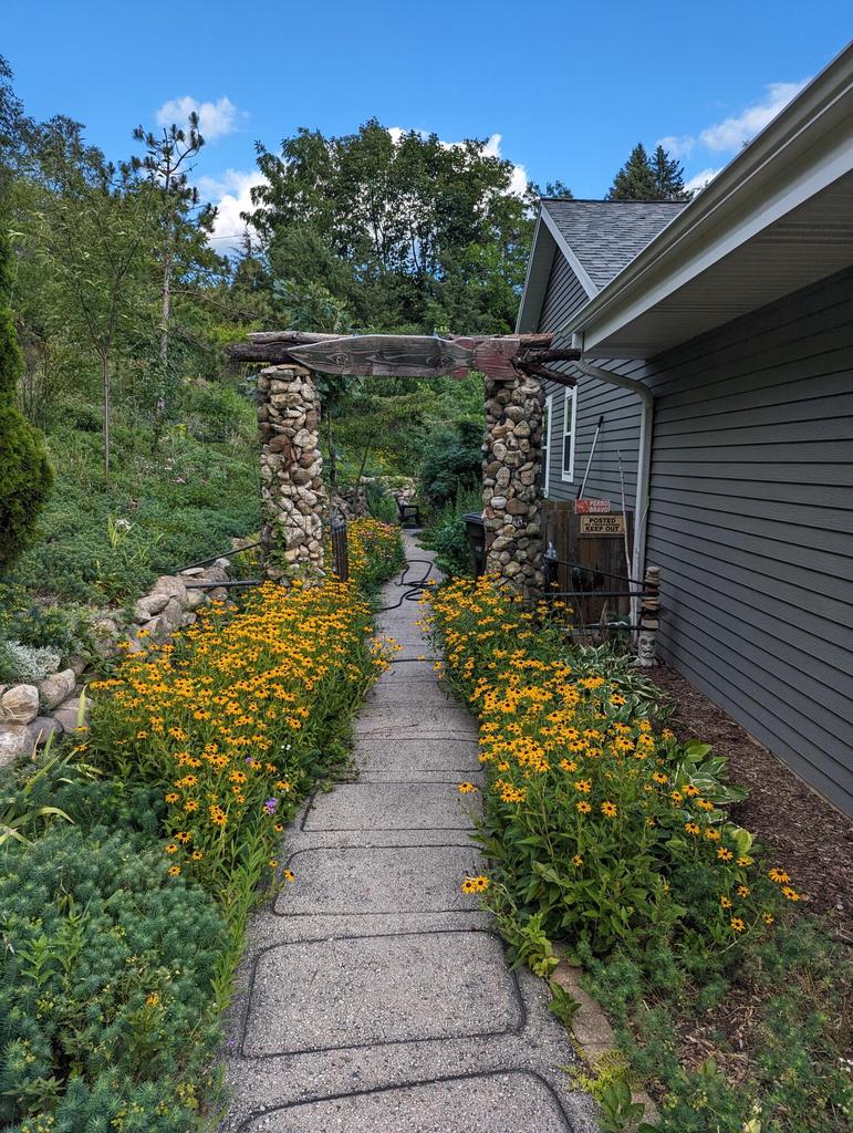 401 Prairie Hill WAY