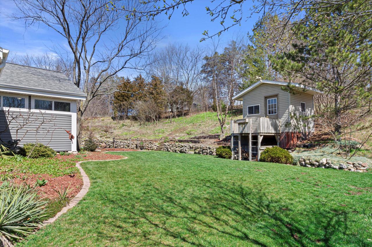 401 Prairie Hill WAY