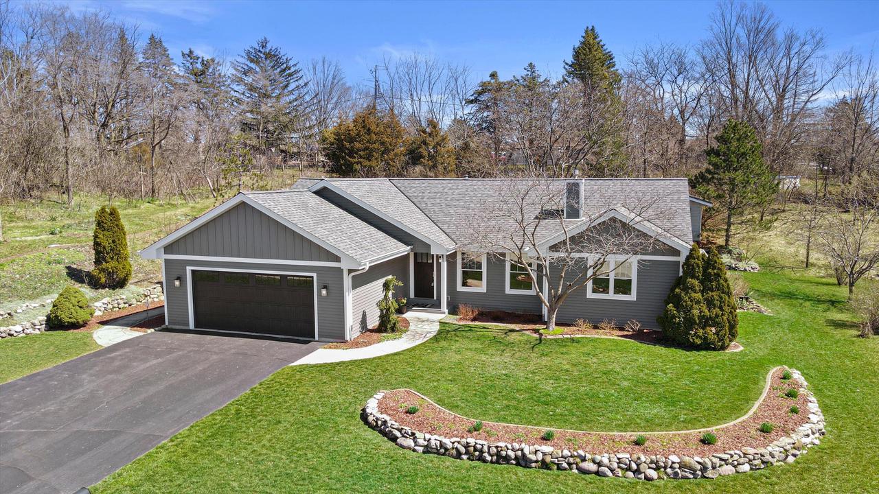 401 Prairie Hill WAY