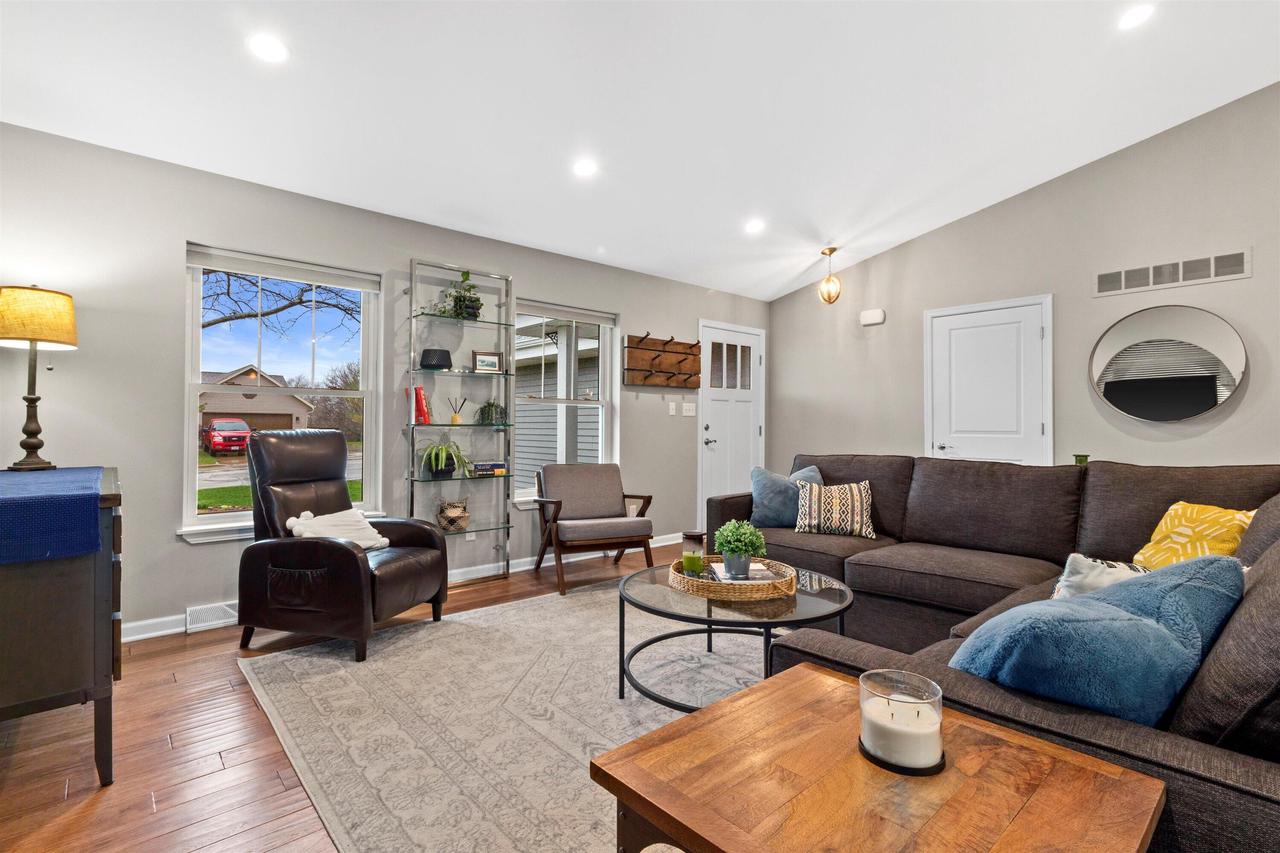 401 Prairie Hill WAY