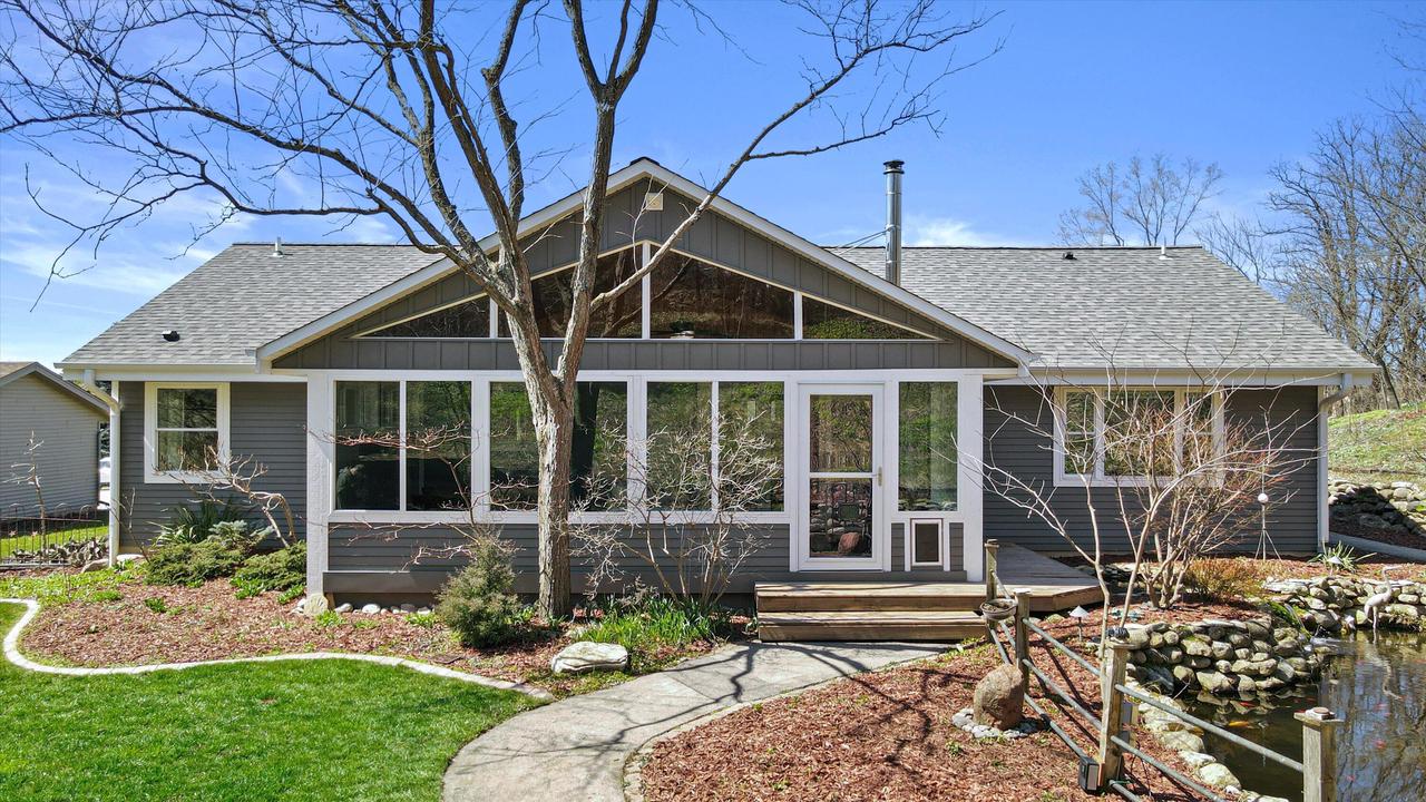 401 Prairie Hill WAY