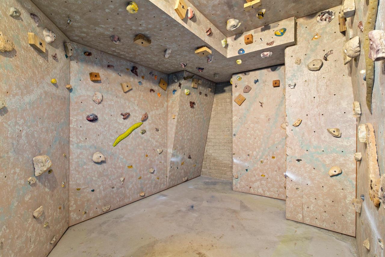 401 Prairie Hill WAY