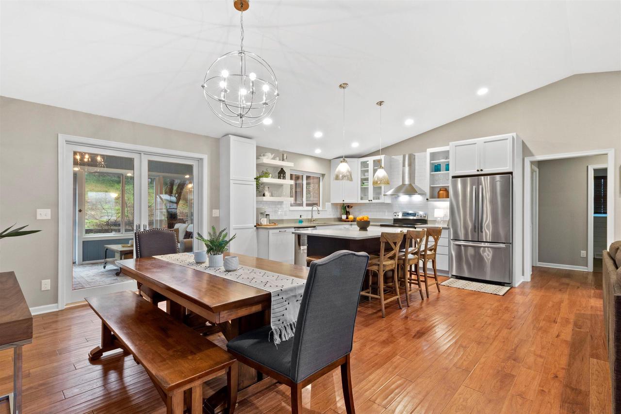 401 Prairie Hill WAY