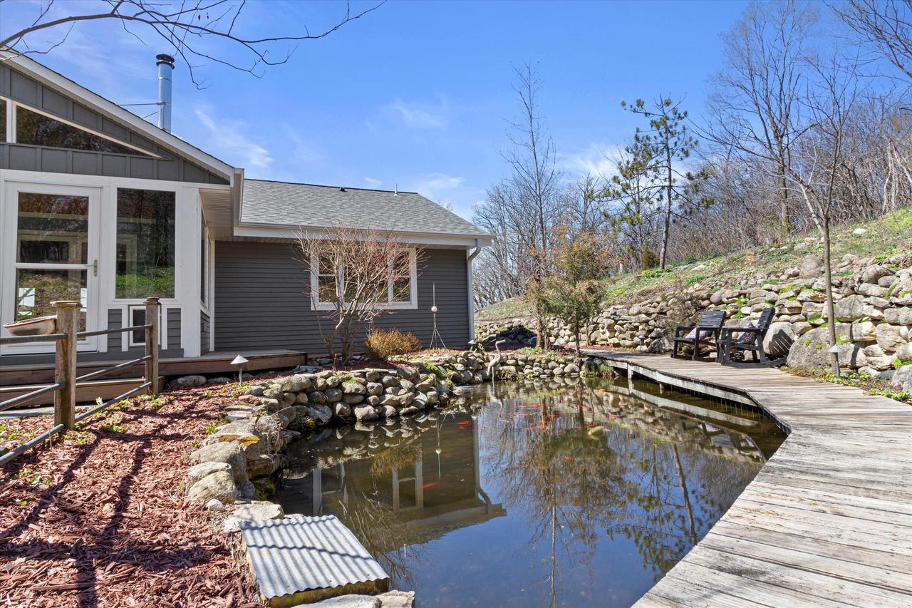 401 Prairie Hill WAY