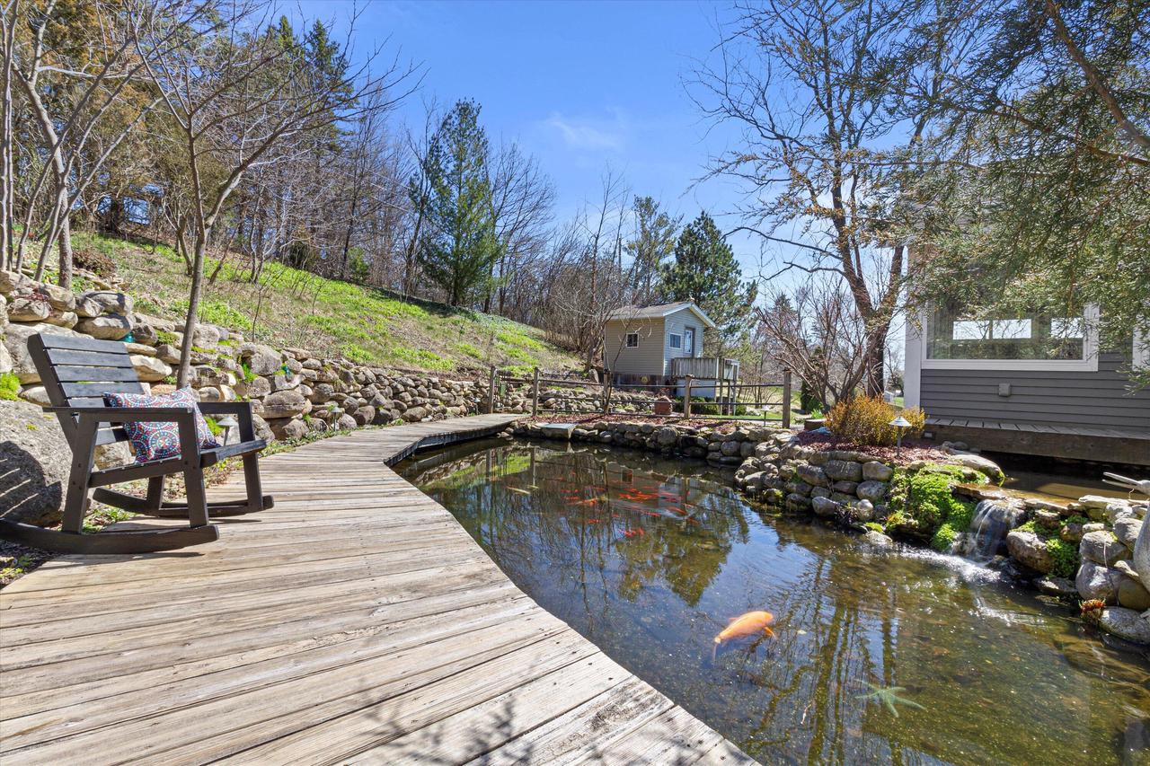 401 Prairie Hill WAY