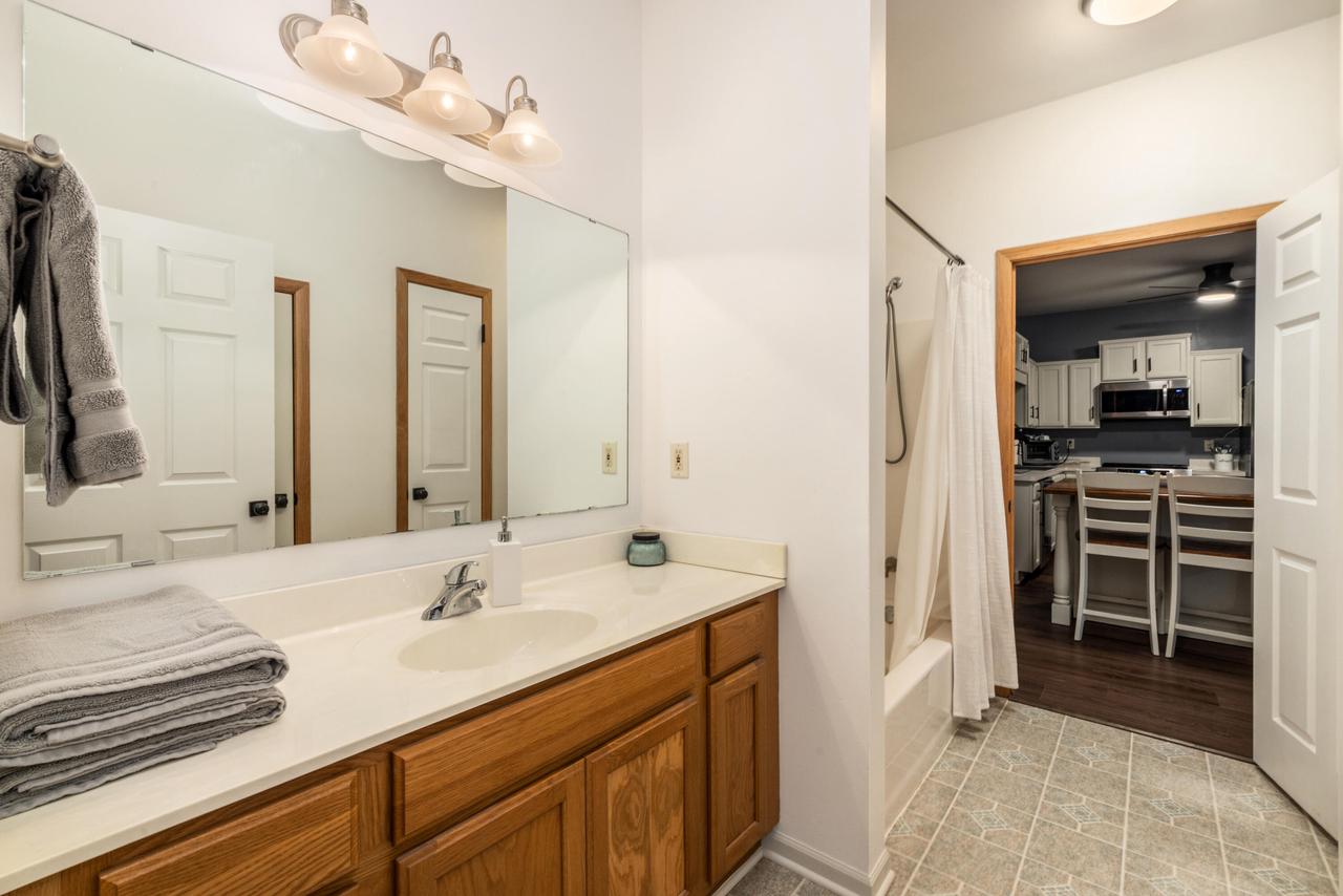 2419 Fox River PARKWAY C