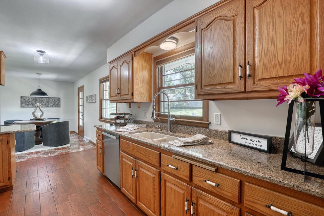 W158N5752 Elmway DRIVE