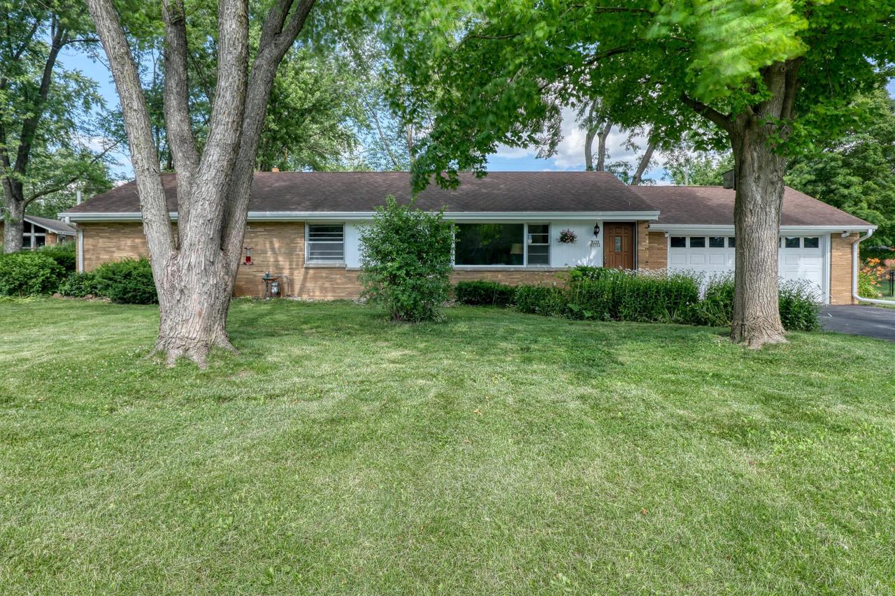 W158N5752 Elmway DRIVE